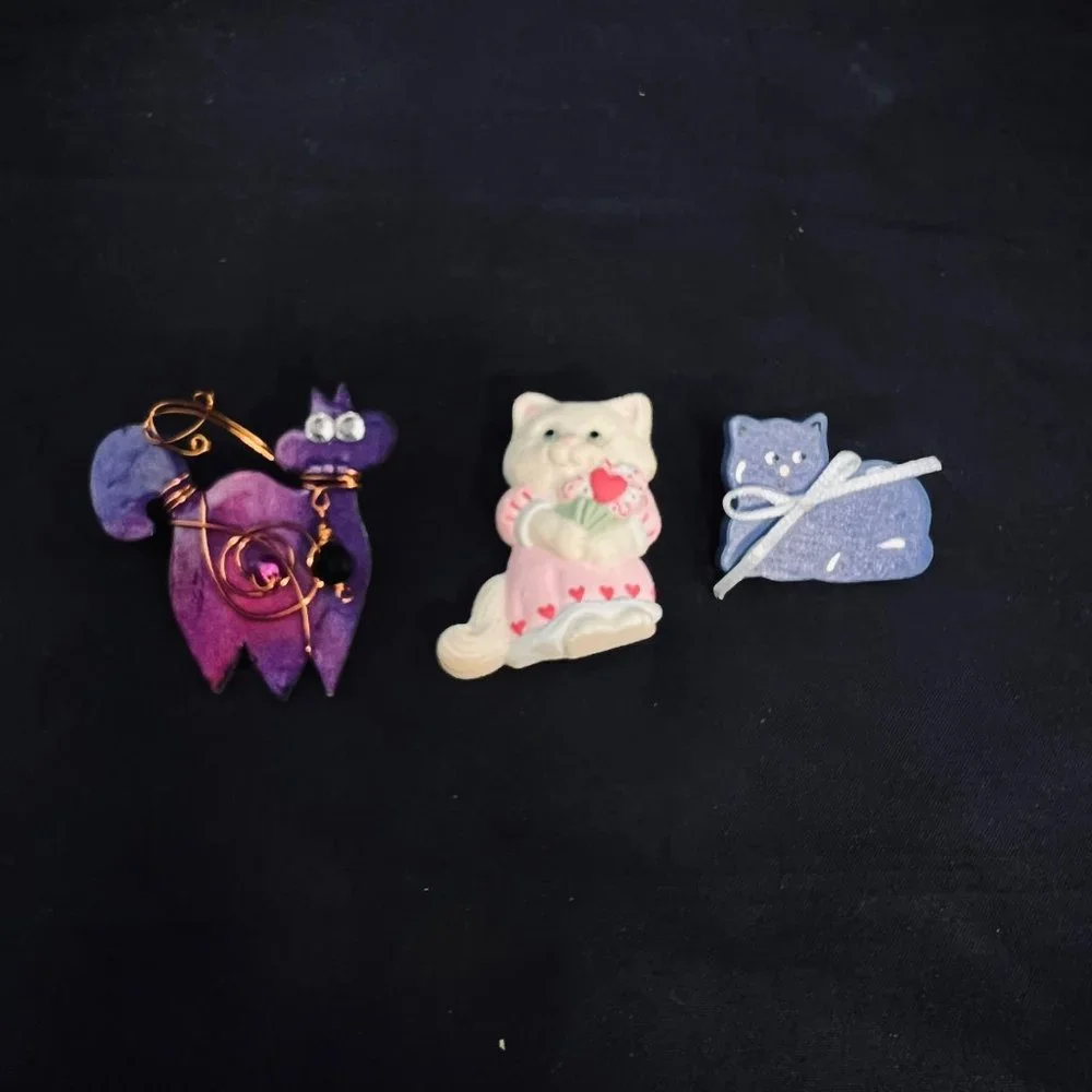 Lot of 3 Cat Pins (4756) - Picture 1 of 6